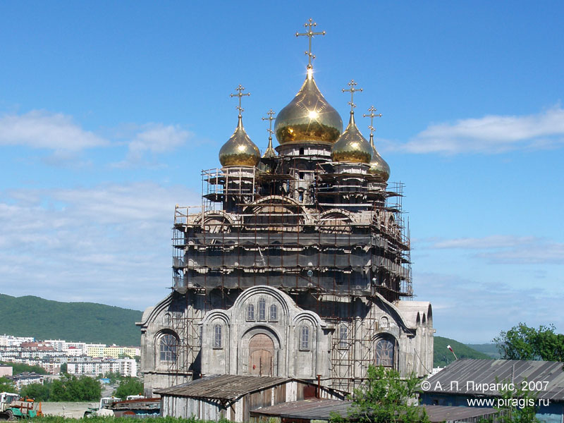 Кафедральный собор Святой Живоначальной Троицы в Петропавловске-Камчатском