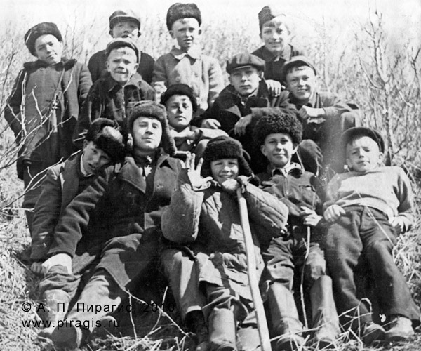Мальчишки 6-го "А" класса петропавловской школы № 30. 1960 год