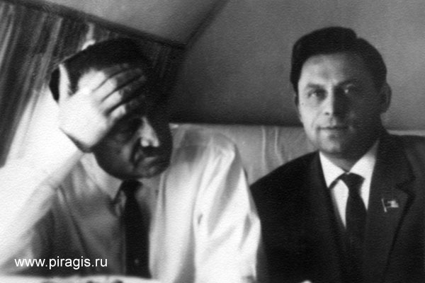 Н. В. Сотников (справа) с А. И. Микояном по пути в Японию. Май 1964 года